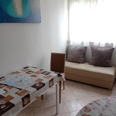 Nice And Cozy Two Single Bed Room Split Extérieur photo