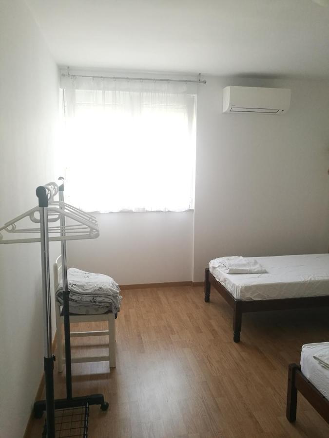 Nice And Cozy Two Single Bed Room Split Extérieur photo
