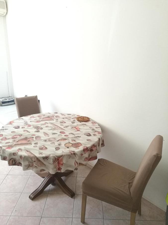 Nice And Cozy Two Single Bed Room Split Extérieur photo