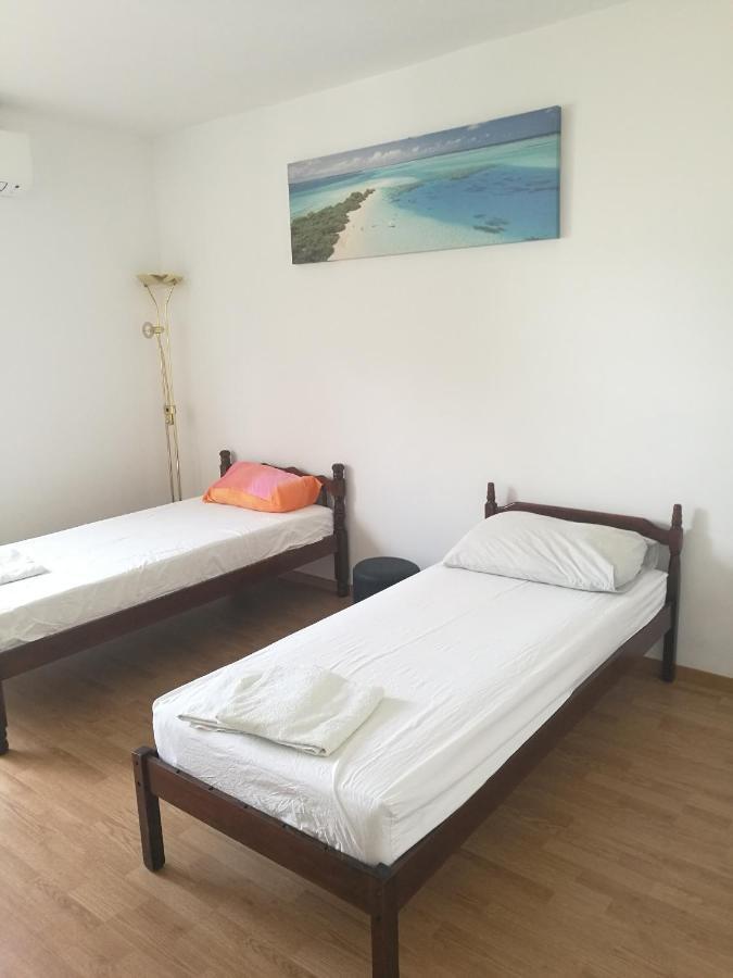 Nice And Cozy Two Single Bed Room Split Extérieur photo