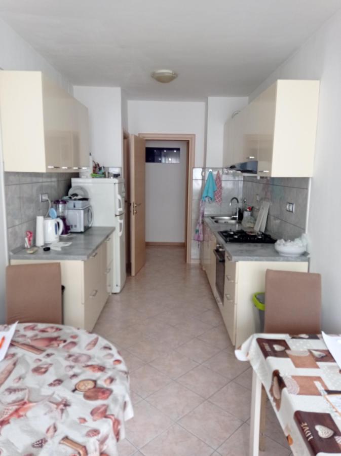 Nice And Cozy Two Single Bed Room Split Extérieur photo