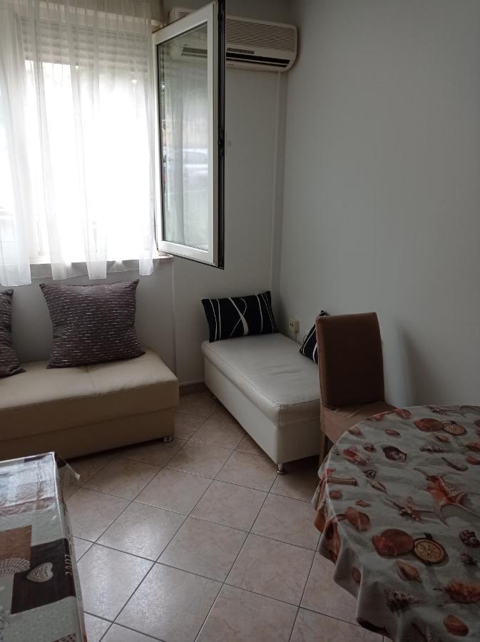 Nice And Cozy Two Single Bed Room Split Extérieur photo